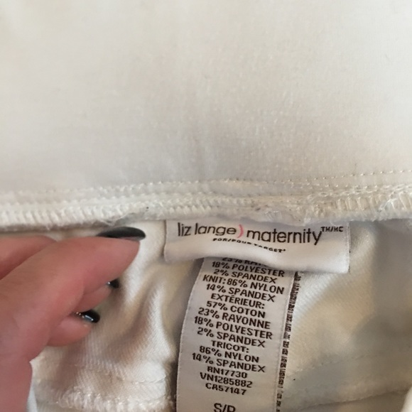 White maternity shorts - Picture 3 of 3